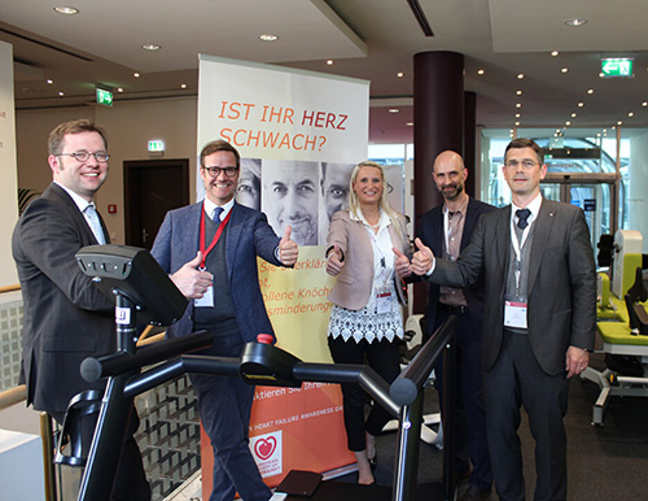 Wie wichtig Sport gerade bei einem schwachen Herzen ist, wissen die Experten Rolf Wachter, Martin Halle, Verena Ziska, Michael Wichert, Stefan Störk. (Foto: Rita Börste)