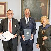 Inge und Baldwin Knauf wollen mit dem Förderpreis den Nachwuchs in der Wissenschaft unterstützen.. 